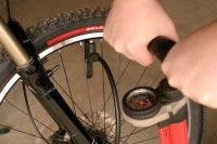 Qual é a melhor bomba para encher pneu de bicicleta