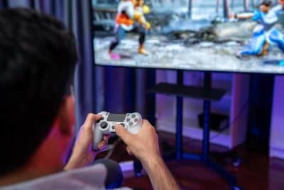 É possível emular consoles como PS4, Xbox One e Switch