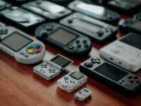 Imagen de Jogos digitais vs jogos físicos de console