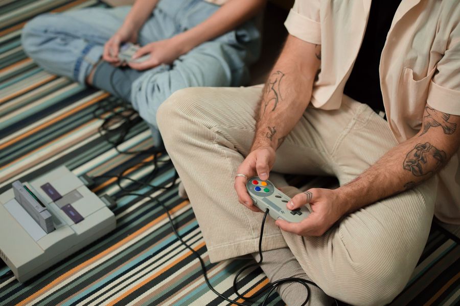 Console retrô oficial com controles clássicos