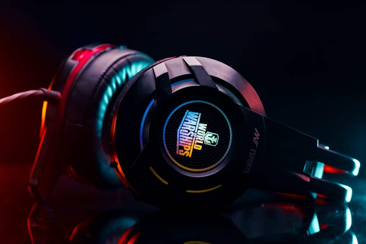 Fone gamer com fio LED